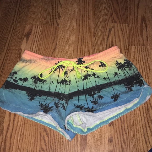 Cute Shorts!💕 - Picture 1 of 3